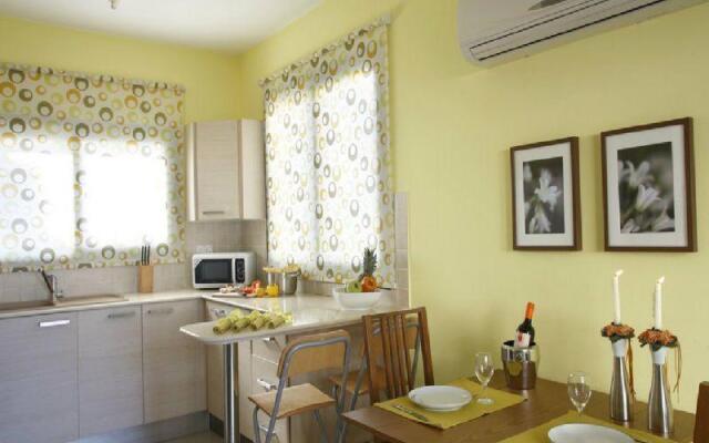 2 Br Townhome Valentina - Chg 8905