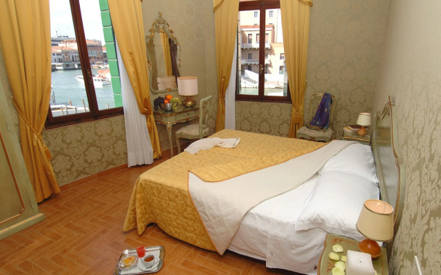 Hotel Canal