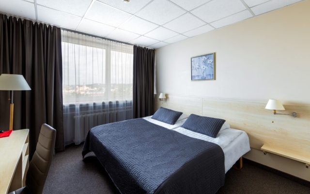 Double room (full double bed)