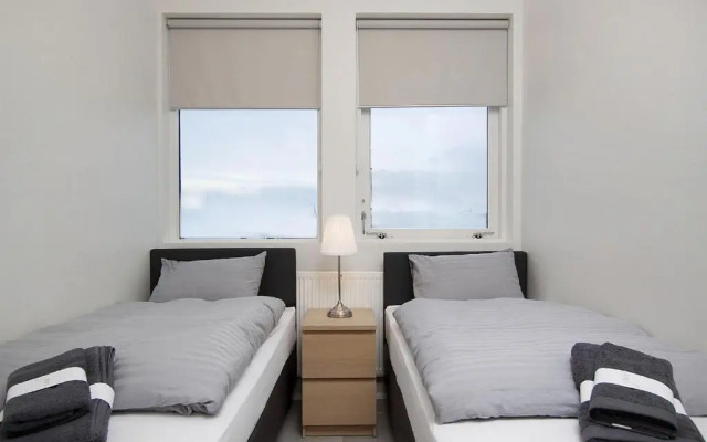 Kef Guesthouse by Keflavík airport