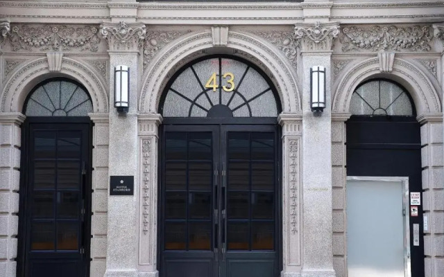 Hotel Stanford
