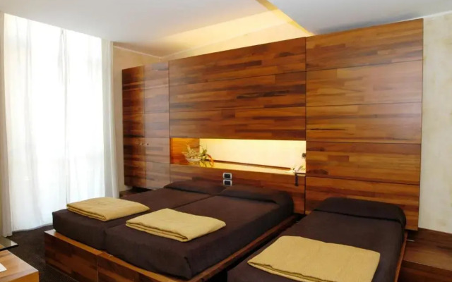 Hotel Tritone