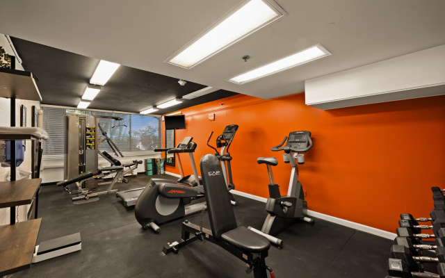 Airport Honolulu Hotel, Trademark Collection by Wyndham