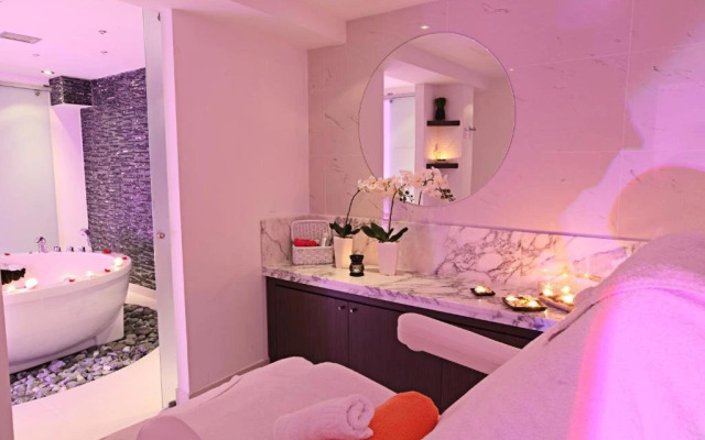 Dome Beach Marina Hotel & Resort
