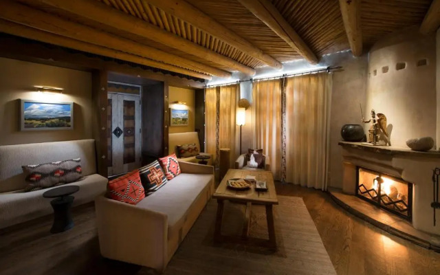 Rosewood Inn of the Anasazi