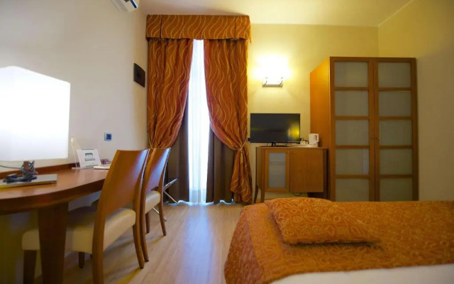 Best Western Crystal Palace Hotel