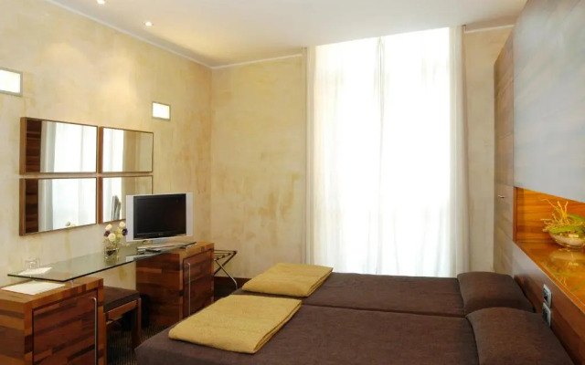 Hotel Tritone