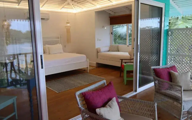 Tortuga Lodge