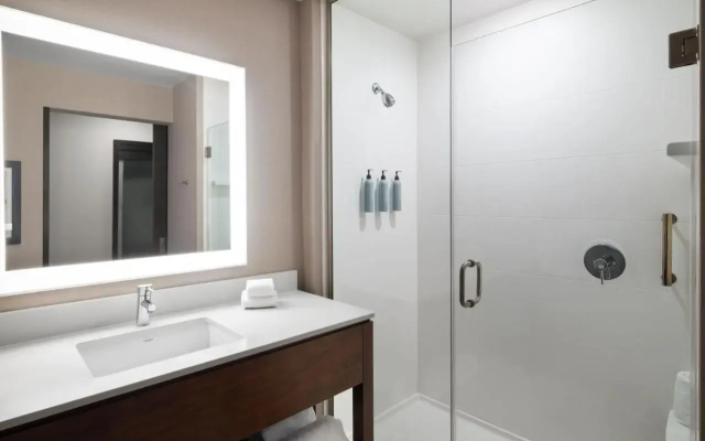 Courtyard by Marriott Seattle SeaTac Airport