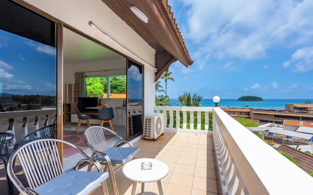 Kata Hill Sea View Hotel