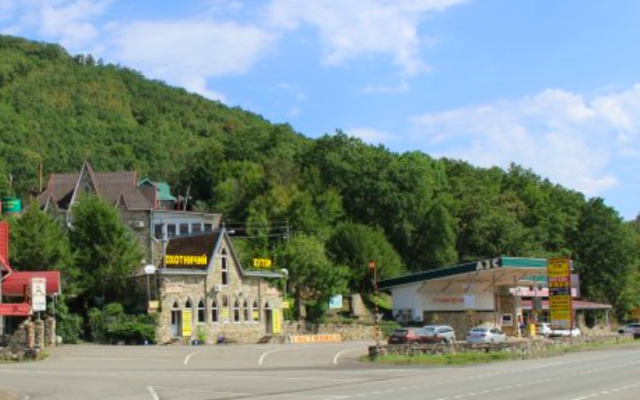 Ohotnichij Hutor Hotel