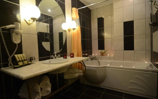 Delphi Art Hotel