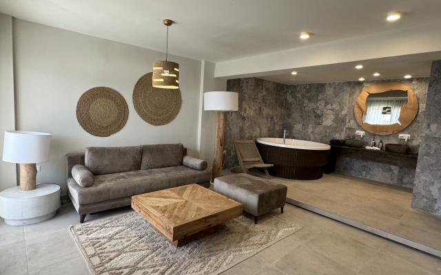 Bios Santorini Vegan - Vegetarian Boutique Hotel 