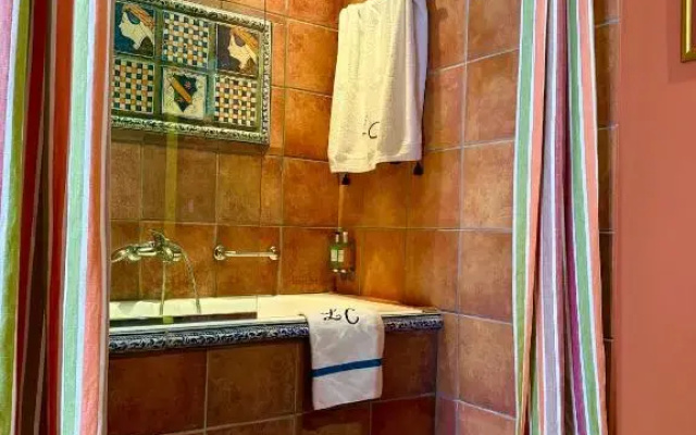 Great Greece Le Convivial Suites