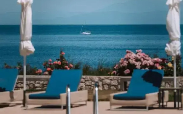 Blue Jasmine Hotel