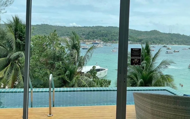Phi Phi Cliff Beach Resort