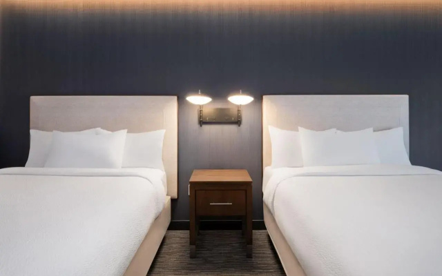 Courtyard by Marriott Seattle SeaTac Airport