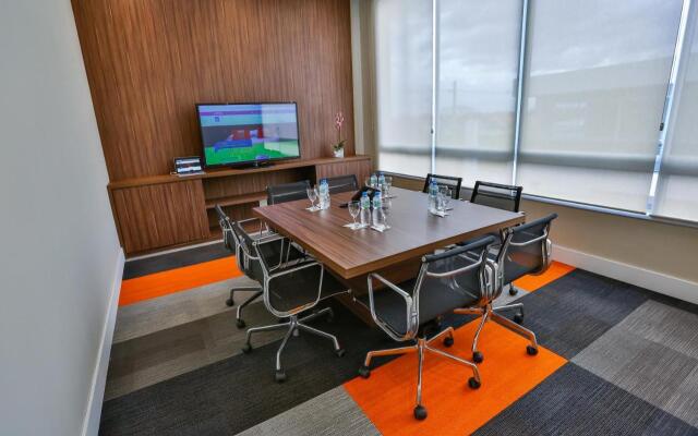 Summit Suítes Pindamonhangaba