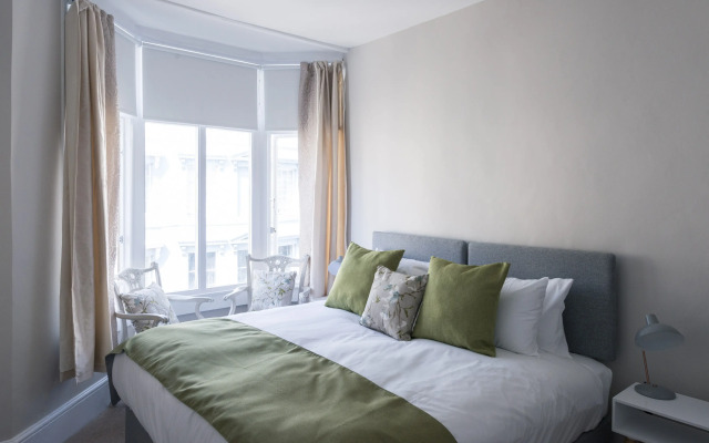 Brighton Marina House Hotel - B&B