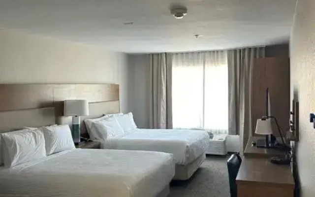 Garner Hotel Phoenix – Surprise by IHG