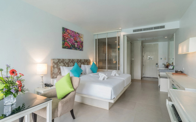The Briza Beach Resort Khaolak