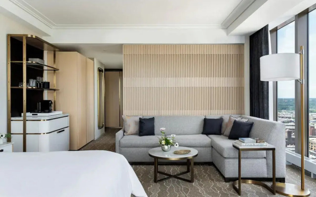 Four Seasons Minneapolis Hotel
