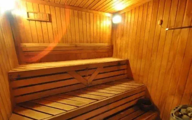 Atelika Crocus Hotel