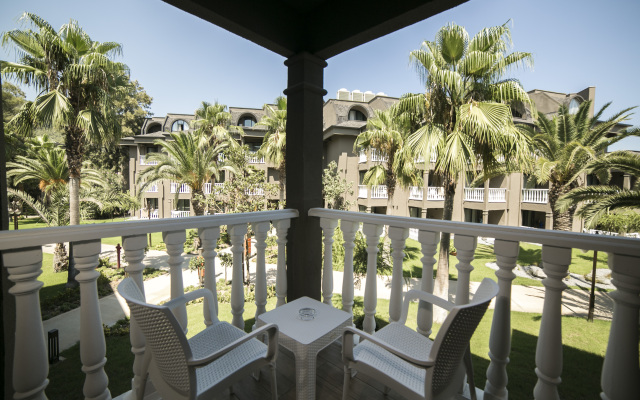 Sailor's Beach Club Hotel