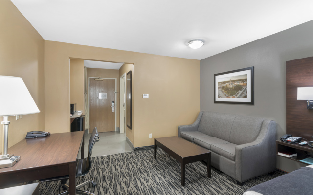 Best Western Plus Denton Inn & Suites