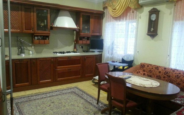 Guest House on Primorskaya 33