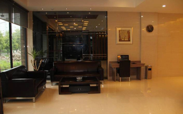 Yangguan 365 Hotel Xianning