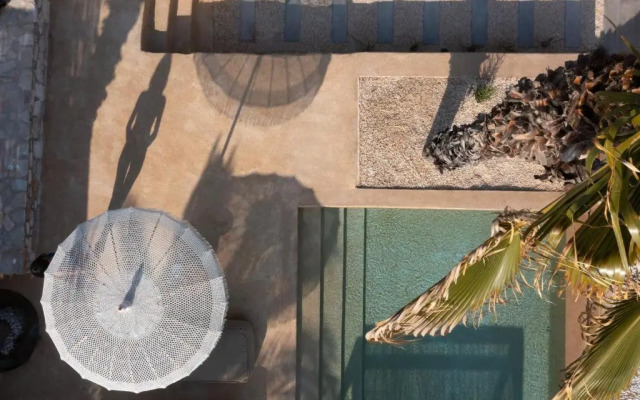 Kosmitis Suites & Villas
