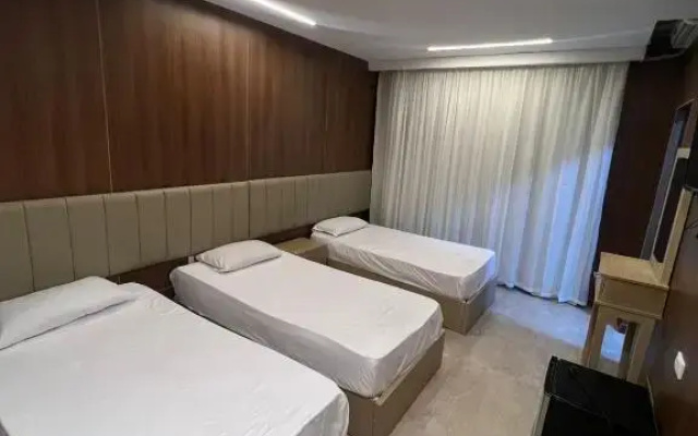 City Hotel