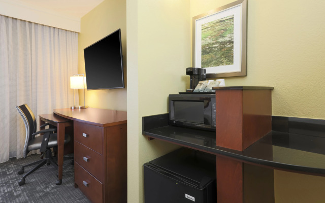 Courtyard by Marriott Austin Airport