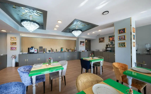 Phoenicia Comfort Hotel