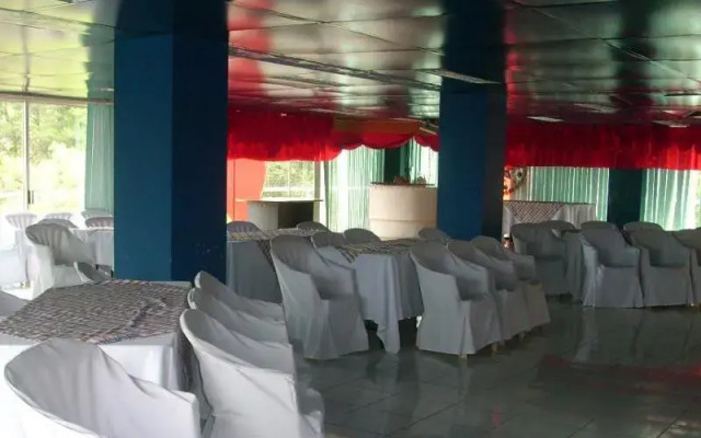 Summer Place Hotel