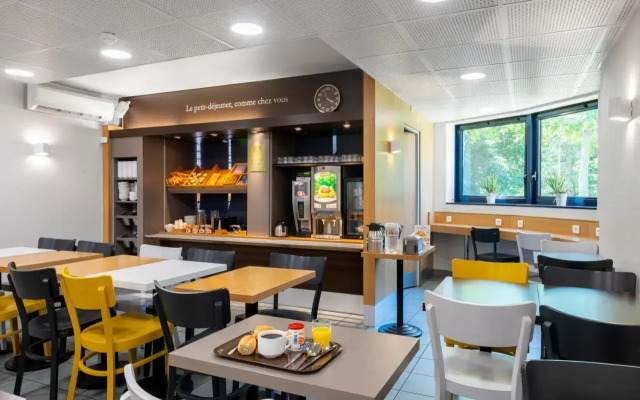 B&B HOTEL Cholet Sud
