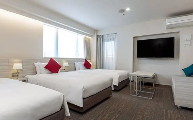 Residential Quadruple Family room 사진 1