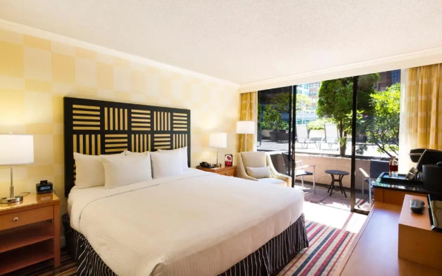 Pinnacle Hotel Harbourfront