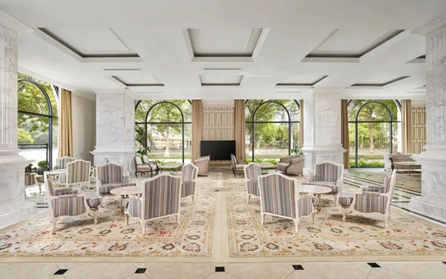 Four Points by Sheraton Lang Son