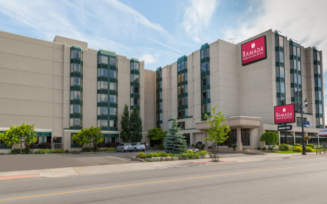 Ramada by Wyndham Niagara Falls Near the Falls