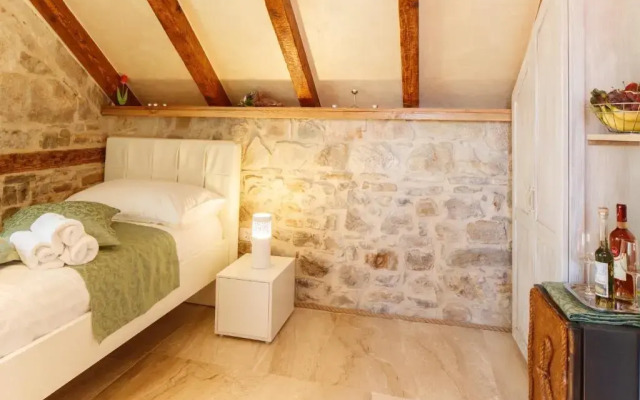 Stone House Luxury Rooms