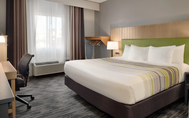 Country Inn & Suites by Radisson, Brookings, SD