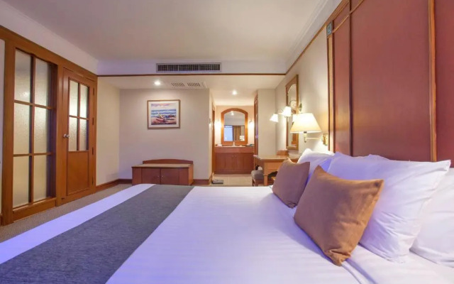 Cholchan Pattaya Beach Resort