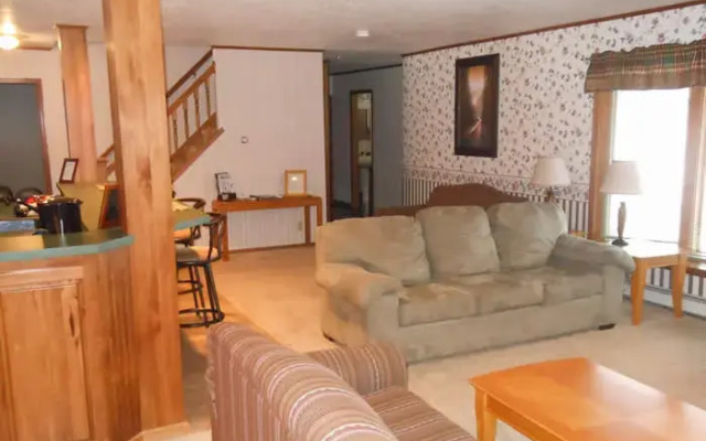Rustic Manor Motor Lodge