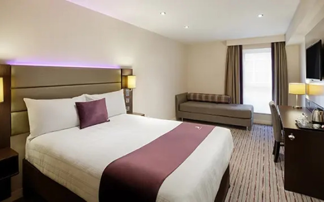 Premier Inn Oxford Botley Hotel