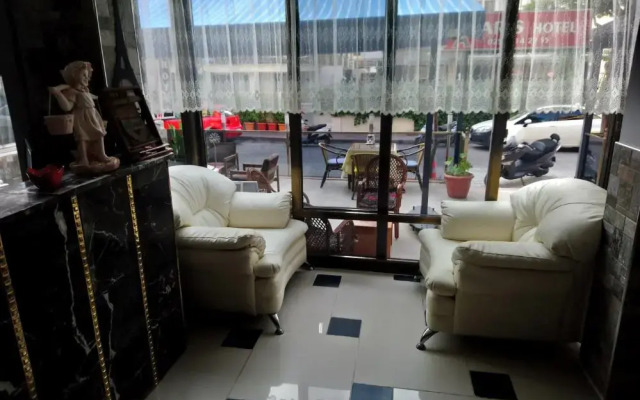 Paris Otel