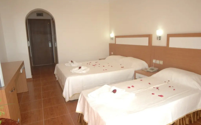 Royal Ideal Beach Hotel