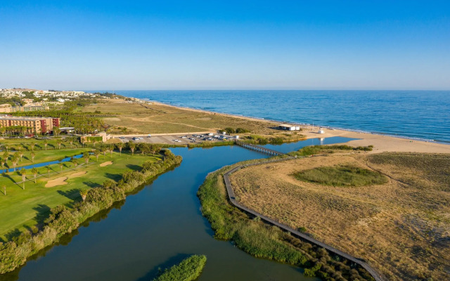 Wine & Books by the Sea
