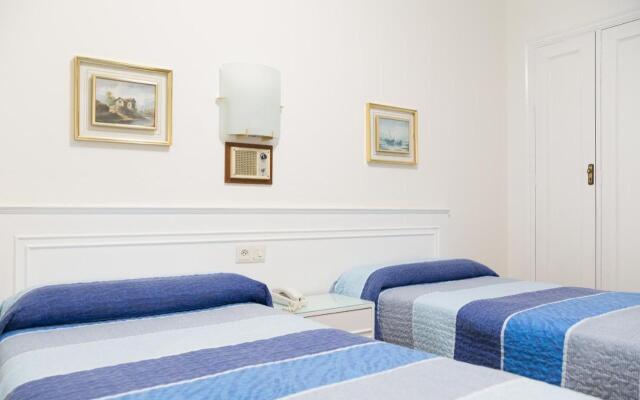 Rey Fernando Hotel